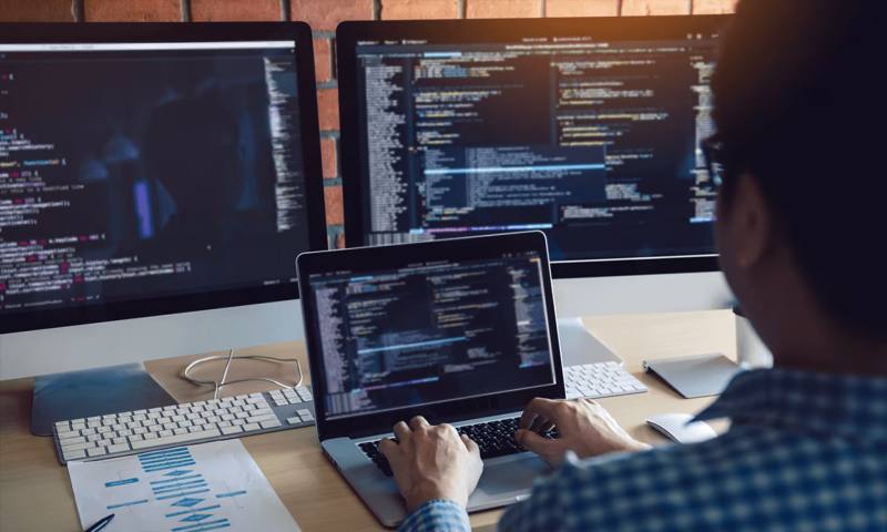 数据科学选型：R与Python如何赋能淮上区网站建设？